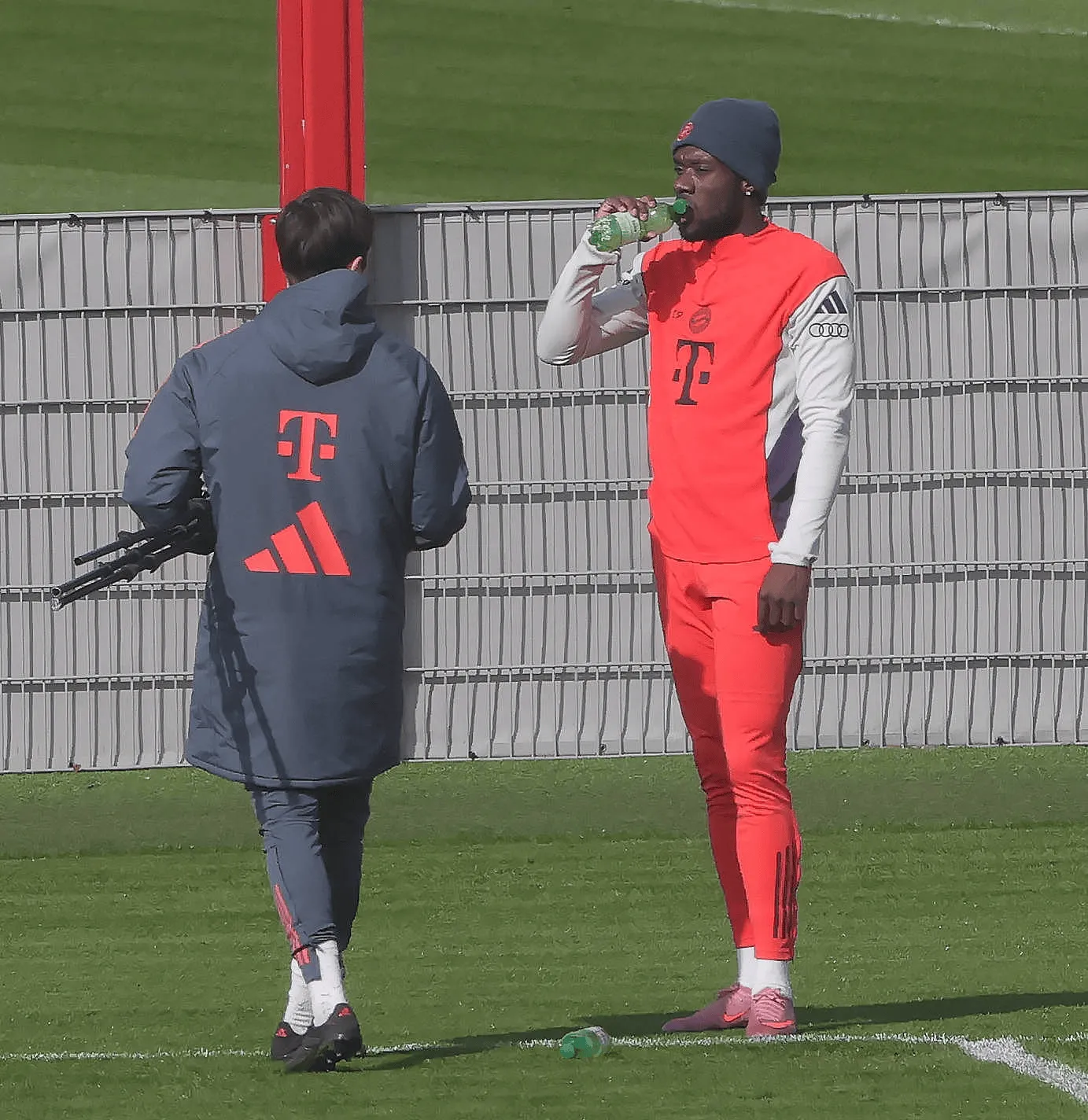 星空体育app下载-图片报：诺伊尔复出过程中伤情反复；5人缺席拜仁全队合练